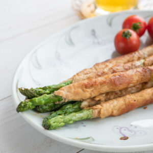 アスパラガスの肉巻き